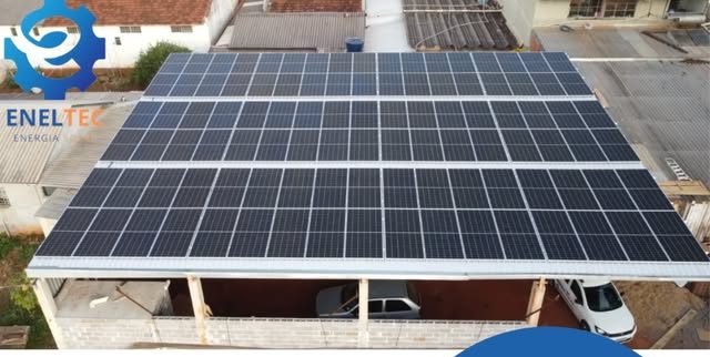 Sistema de energia solar instalado pela ENELTEC: depósito (comércio) em Farol - PR, 6.000 kWh por mês
